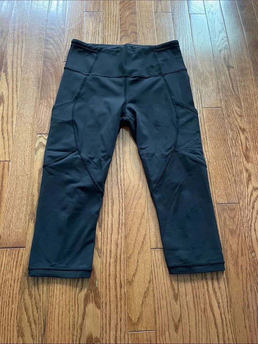 Lululemon Black Cropped Leggings Women’s Sz 6